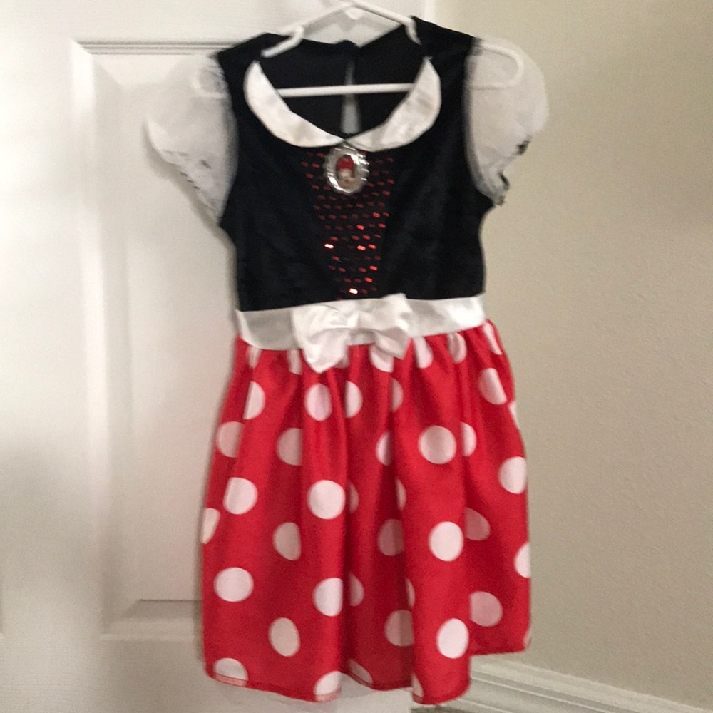 Minnie Mouse dress up outfit